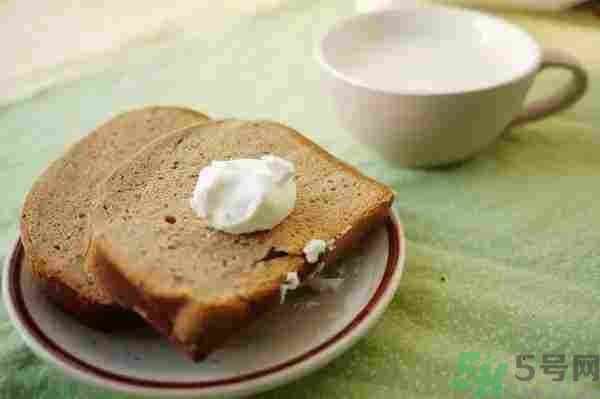 早餐吃面還是包子比較好？早餐吃包子和面健康嗎？