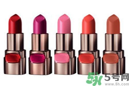 巴黎歐萊雅紛澤豐潤(rùn)霧感唇膏干不干？巴黎歐萊雅紛澤豐潤(rùn)霧感唇膏潤(rùn)澤度怎么樣？