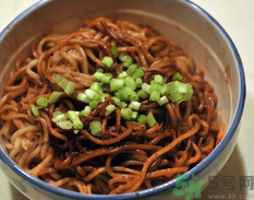 熱干面的芝麻醬怎么調(diào)制?熱干面的芝麻醬怎么做?.png 熱干面的芝麻醬怎么調(diào)制?熱干面的芝麻醬怎么做?.png