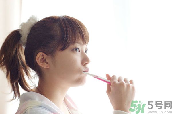 溫水刷牙好還是冷水刷牙好？溫水刷牙的好處