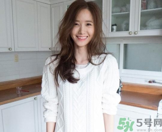 齊劉海中分適合什么臉型？齊劉海中分怎么扎好看？