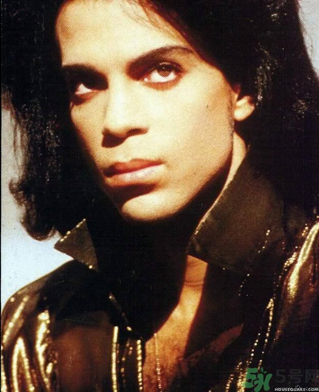 邁克爾·杰克遜昔日勁敵Prince離世的原因是什么？