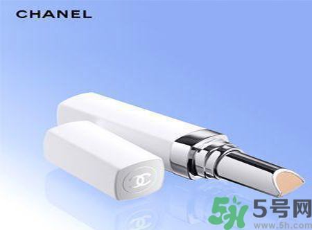 1香奈兒珍珠光采遮瑕筆適合什么膚質(zhì)？敏感膚質(zhì)可以用香奈兒珍珠光采遮瑕筆嗎？