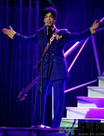 邁克爾·杰克遜昔日勁敵Prince離世的原因是什么？