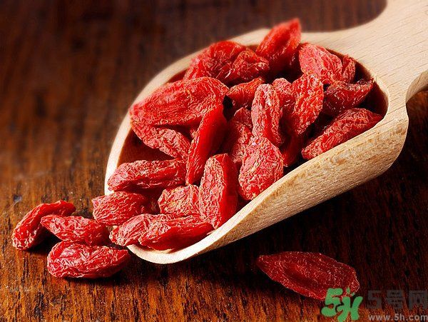 枸杞可以長時間燉煮嗎？枸杞有什么功效？
