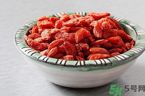 枸杞可以長時間燉煮嗎？枸杞有什么功效？