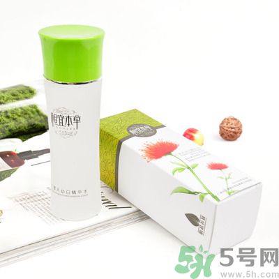 相宜本草和百雀羚哪個(gè)更適合20歲用？相宜本草和百雀羚哪個(gè)更好？