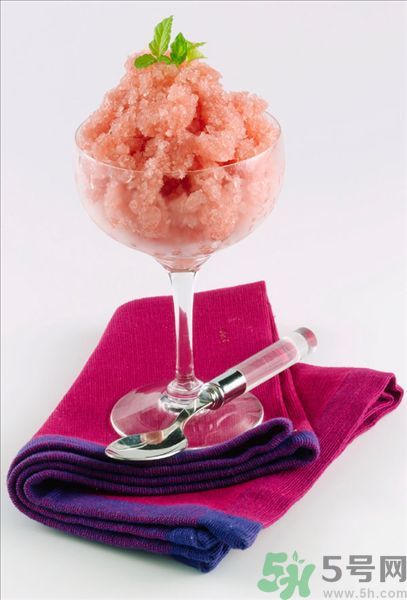 西瓜搭配什么水果榨汁好喝？西瓜的另類吃法有哪些？