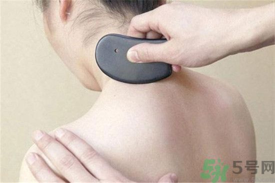 刮痧的好處有那些？夏季刮痧要注意什么？