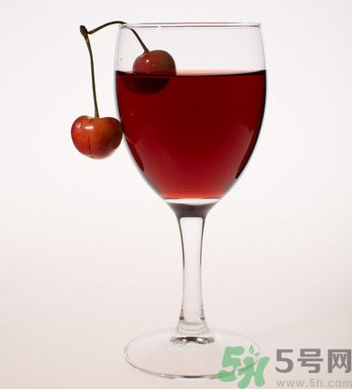 櫻桃泡酒能治療痛風(fēng)嗎？櫻桃泡酒能喝嗎？