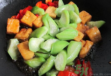 絲瓜可以和豆腐一起吃嗎?絲瓜能和豆腐一塊炒嗎?.png 絲瓜可以和豆腐一起吃嗎?絲瓜能和豆腐一塊炒嗎?.png