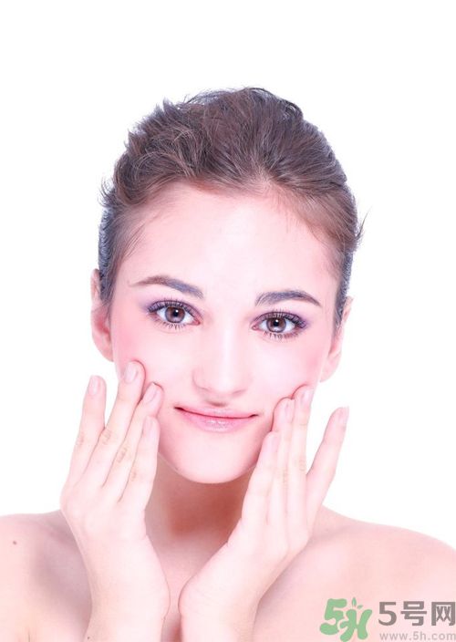 詩(shī)莉薇松茸.瑾皙亮妍絲悅精華水好用嗎？詩(shī)莉薇松茸.瑾皙亮妍絲悅精華水適合什么年齡？