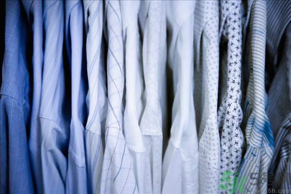 什么面料不容易皺？如何挑選不易皺的衣服？
