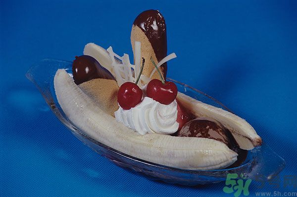 冰淇淋和什么最配？冰淇淋和什么一起搭配好吃？