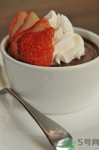 冰淇淋和什么最配？冰淇淋和什么一起搭配好吃？