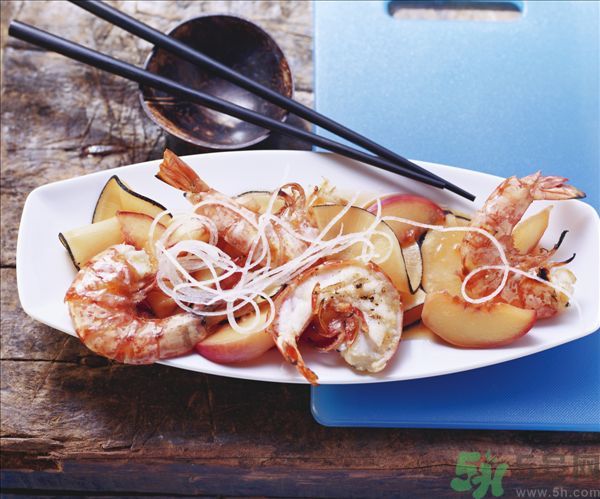 桃子海鮮可以一起吃嗎？桃子和海鮮一起吃好嗎？