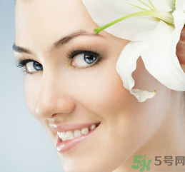 靚彩伊人毛孔緊致精華液怎么樣？靚彩伊人毛孔緊致精華液好用嗎？