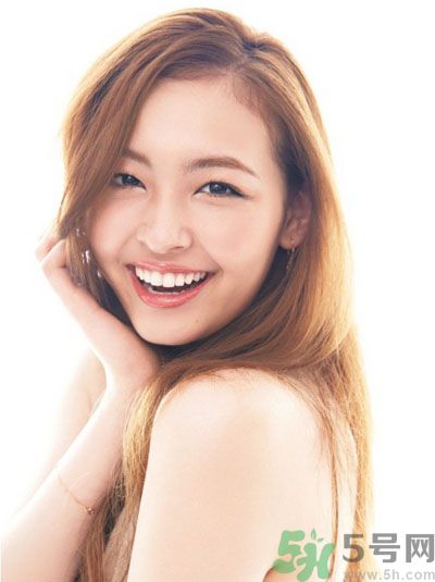 靚彩伊人新顏透亮柔膚液是什什么膚質(zhì)？靚彩伊人新顏透亮柔膚液怎么樣？