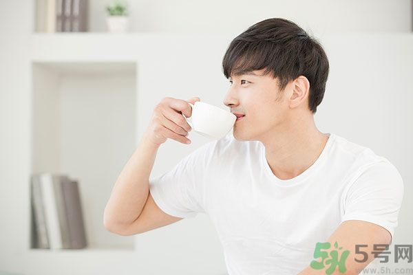 左撇子真的更聰明嗎？左撇子的優(yōu)勢(shì)與劣勢(shì)