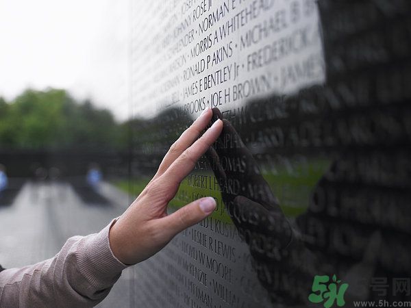 左撇子真的更聰明嗎？左撇子的優(yōu)勢(shì)與劣勢(shì)