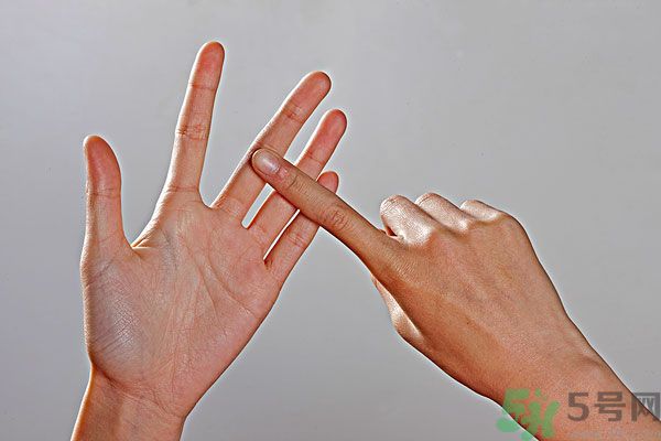 左撇子真的更聰明嗎？左撇子的優(yōu)勢(shì)與劣勢(shì)