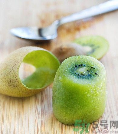 喉嚨痛可以吃獼猴桃嗎？喉嚨痛吃獼猴桃會(huì)怎么樣？