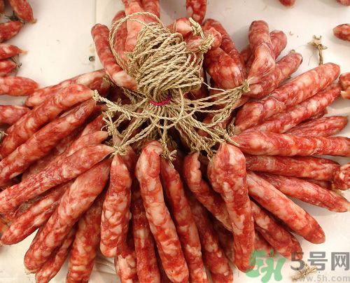 臘腸發(fā)霉還能吃嗎？臘腸發(fā)霉要怎么辦？