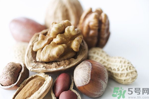 吃堅(jiān)果有什么好處？吃堅(jiān)果要注意什么？