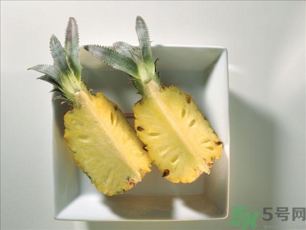 菠蘿可以和桃子一起吃嗎？菠蘿和桃子一起吃可以嗎？