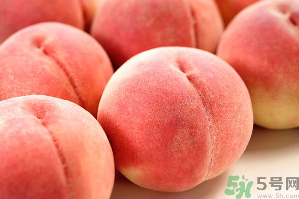 菠蘿可以和桃子一起吃嗎？菠蘿和桃子一起吃可以嗎？