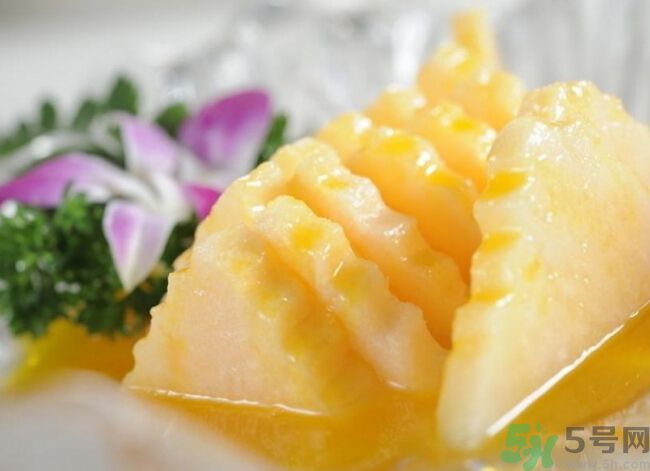 菠蘿里面發(fā)黑是為什么？發(fā)黑的菠蘿能吃嗎？