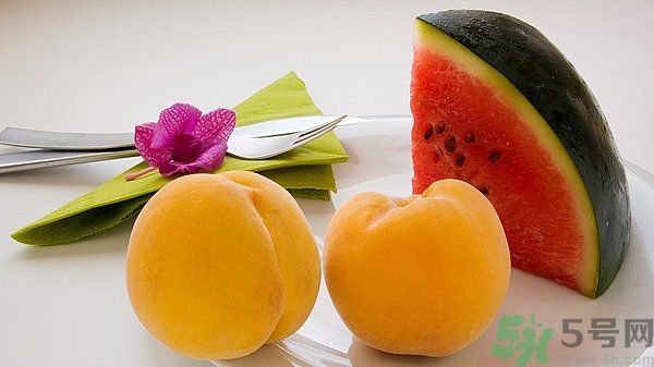 咳嗽能吃桃子嗎？咳嗽吃桃子好嗎？