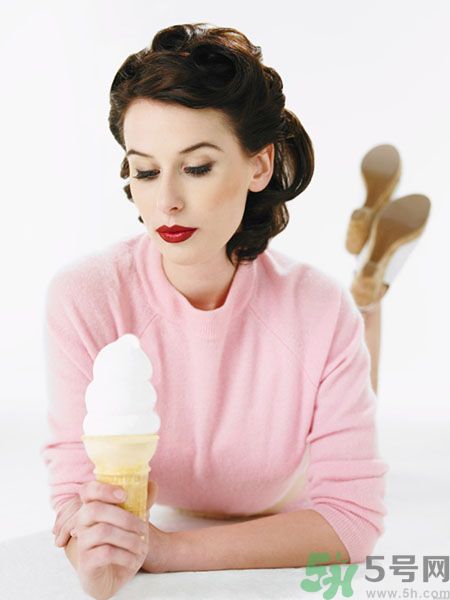 吃冰淇淋會(huì)上火嗎？吃冰淇淋長(zhǎng)痘是怎么回事？