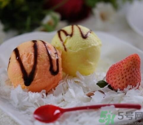 吃冰淇淋會(huì)上火嗎？吃冰淇淋長(zhǎng)痘是怎么回事？