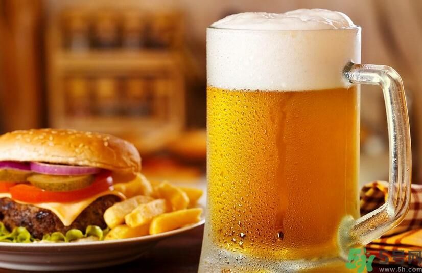 喝啤酒之后可以喝奶茶嗎？喝啤酒之后喝奶茶好嗎？