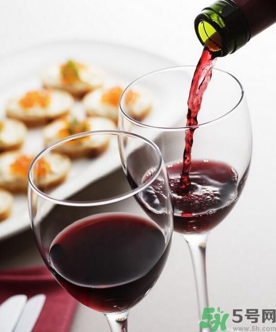喝紅酒可以美容嗎？喝紅酒有什么好處？