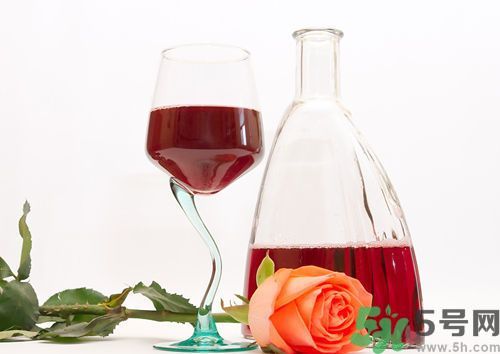 喝紅酒可以美容嗎？喝紅酒有什么好處？