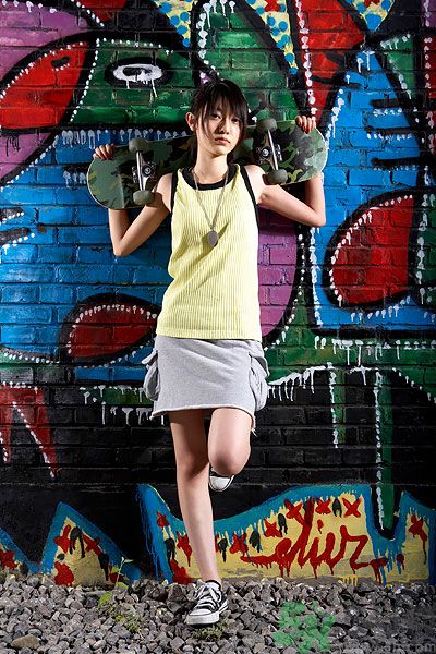 初二女孩內(nèi)褲上有分泌物正常嗎？?jī)?nèi)褲上的分泌物是什么？