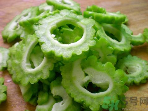 苦瓜生吃能減肥嗎？苦瓜能生吃嗎？