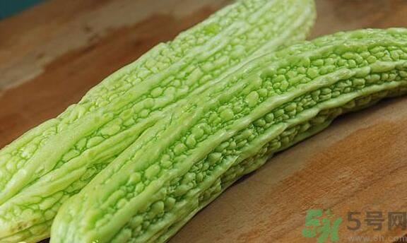 苦瓜的皮可以吃嗎？苦瓜要不要削皮？