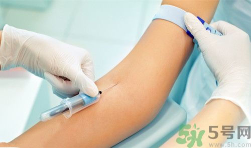 獻(xiàn)血要隔多久才能獻(xiàn)第二次?獻(xiàn)血的條件和注意事項(xiàng) 獻(xiàn)血要隔多久才能獻(xiàn)第二次?獻(xiàn)血的條件和注意事項(xiàng)