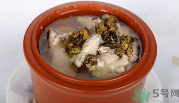 石斛和泥鰍能同吃嗎？石斛和泥鰍能一起吃嗎？