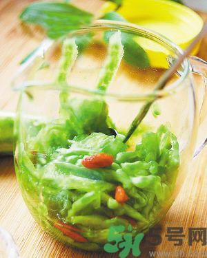 苦瓜可以和枸杞一起泡水喝嗎？苦瓜和枸杞一起泡水喝好嗎？