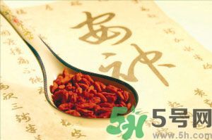 苦瓜可以和枸杞一起泡水喝嗎？苦瓜和枸杞一起泡水喝好嗎？