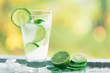 檸檬和苦瓜一起泡水喝臉癢是怎么回事？檸檬和苦瓜一起喝泡水喝臉癢怎么辦？