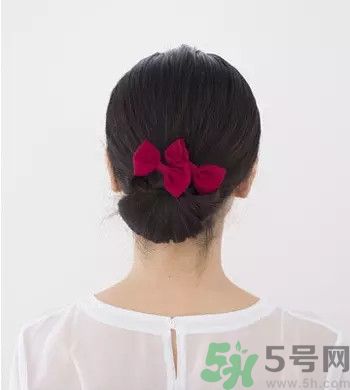 直發(fā)無(wú)劉海怎么扎好看?怎么扎可愛(ài)發(fā)型 直發(fā)無(wú)劉海怎么扎好看?怎么扎可愛(ài)發(fā)型