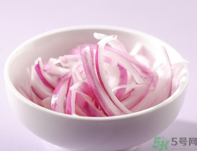 洋蔥可以生吃嗎？洋蔥生吃有什么好處？