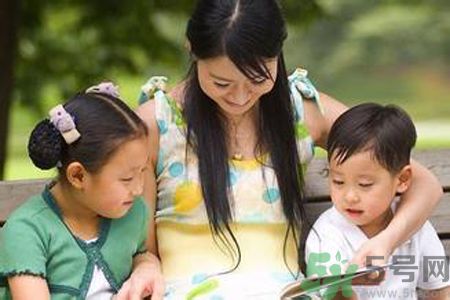 9歲女孩擬二胎合同維權(quán)是怎么回事？父母生二胎要怎樣和孩子溝通？