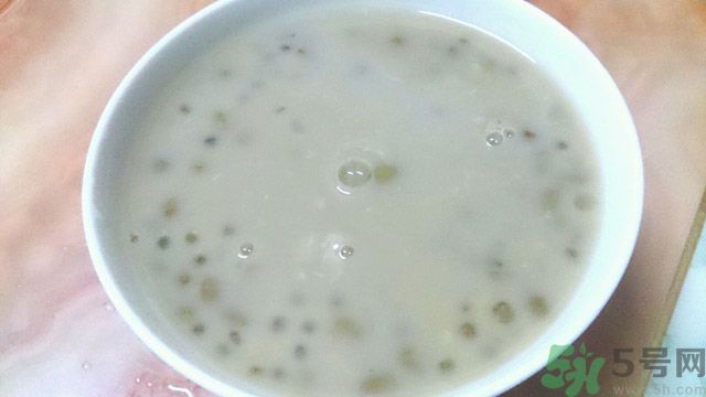 紅色的綠豆湯能喝嗎？綠豆湯變紅還能喝嗎？