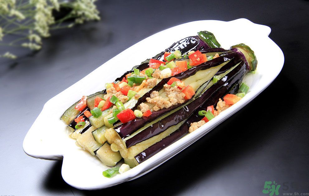 如何炒茄子不變色呢？怎么炒茄子才能不變色？